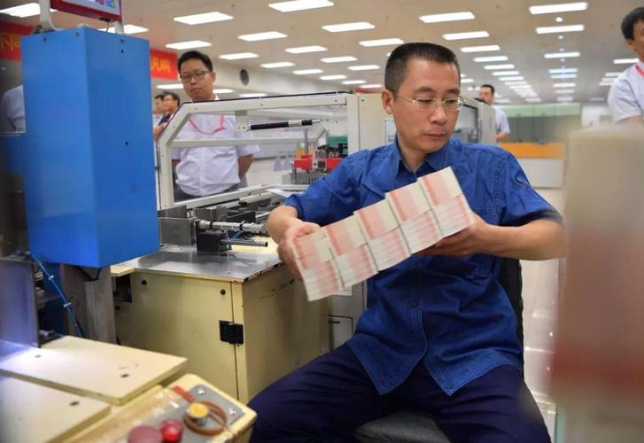 制假币印多少花多少,制假人民币量刑标准