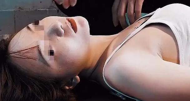 女子被强制带走治疗,女子被强制带走治疗视频