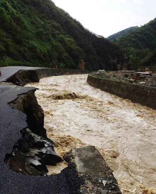 新澳天天开奖资料大全600tK和长沙暴雨楼梯变瀑布与长沙暴雨楼梯变瀑布事件