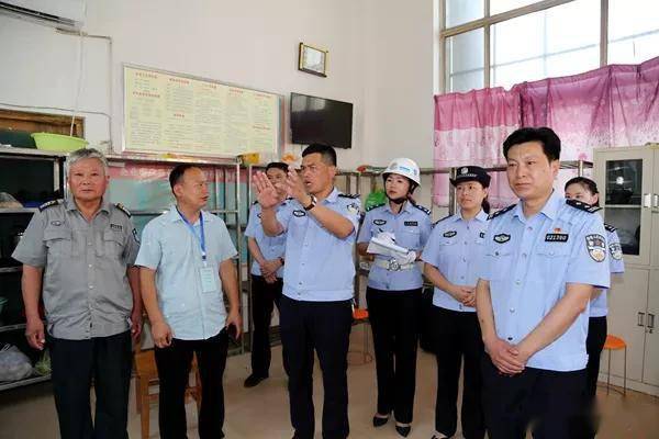 74549.cσm查询开奖记录和护航高考网警同行与警方护航高考